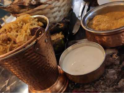 ...che si basa su tipiche pietanze caratterizzate dall�utilizzo di spezie quali curry, curcuma, cumino e coriandolo